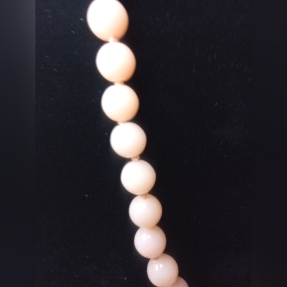 Trifari Signed Necklace Vintage Hand Knotted Pink Round Acrylic Beads 18 Inches - Picture 4 of 4